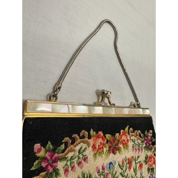 VTG Purse Tapestry Petit Point Needlepoint Floral Mother Pearl Frame Clutch Bag - Picture 10 of 11